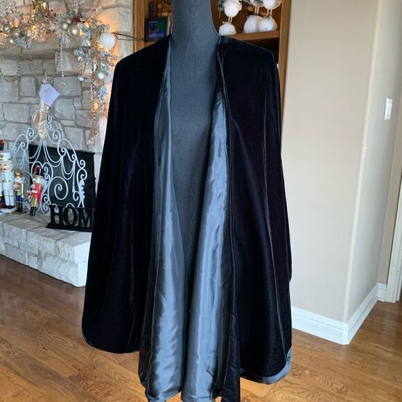 Dave & Johnny Vintage Black Gothic Open Wrap - Picture 4 of 12